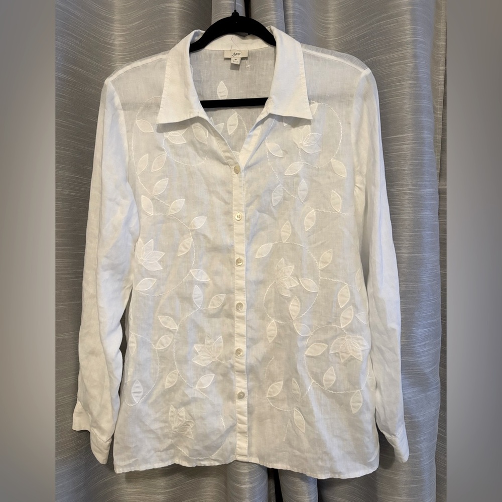 J. Jill White Linen Embroidered Leaves Blouse Button Down MOP Buttons NWOT Sz M